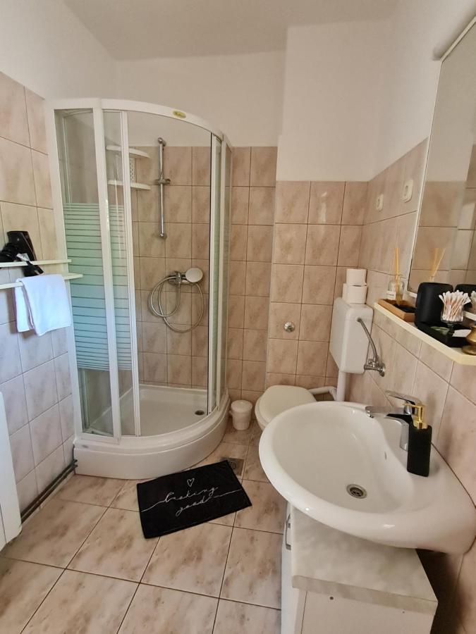 Mellon Apartments Zaton  Екстер'єр фото